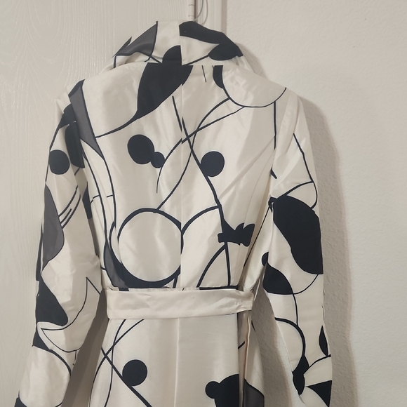 Love Me Queen Black and White Trench Coat - Picture 7 of 13